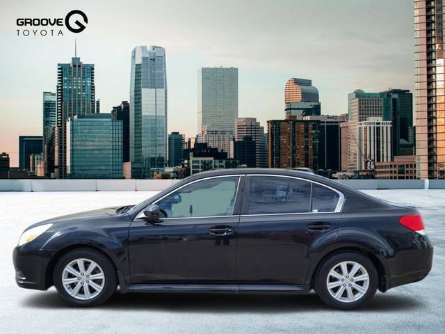 Used 2010 Subaru Legacy 2.5i Premium image 2