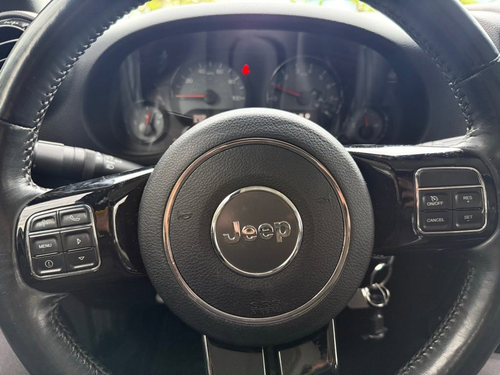 Used 2017 Jeep Wrangler Sahara image 21