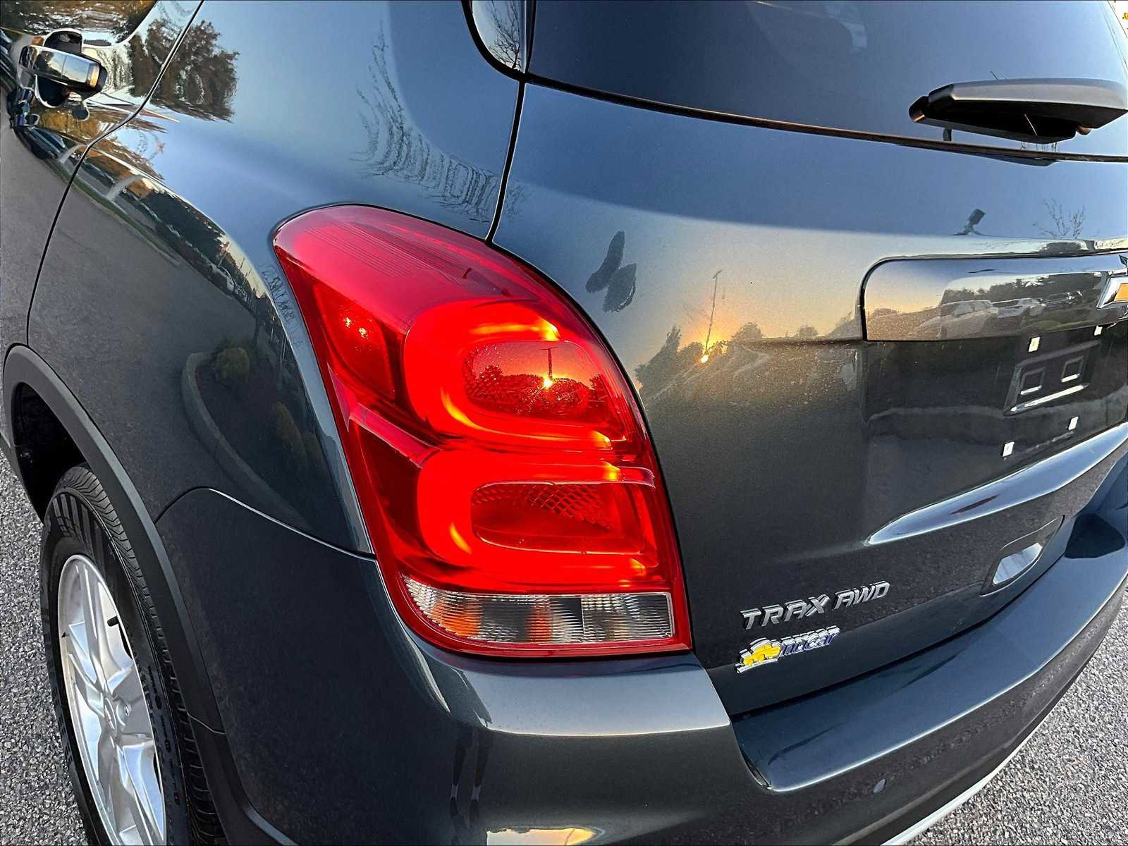 Used 2022 Chevrolet Trax LT w/ Driver Confidence Package image 31