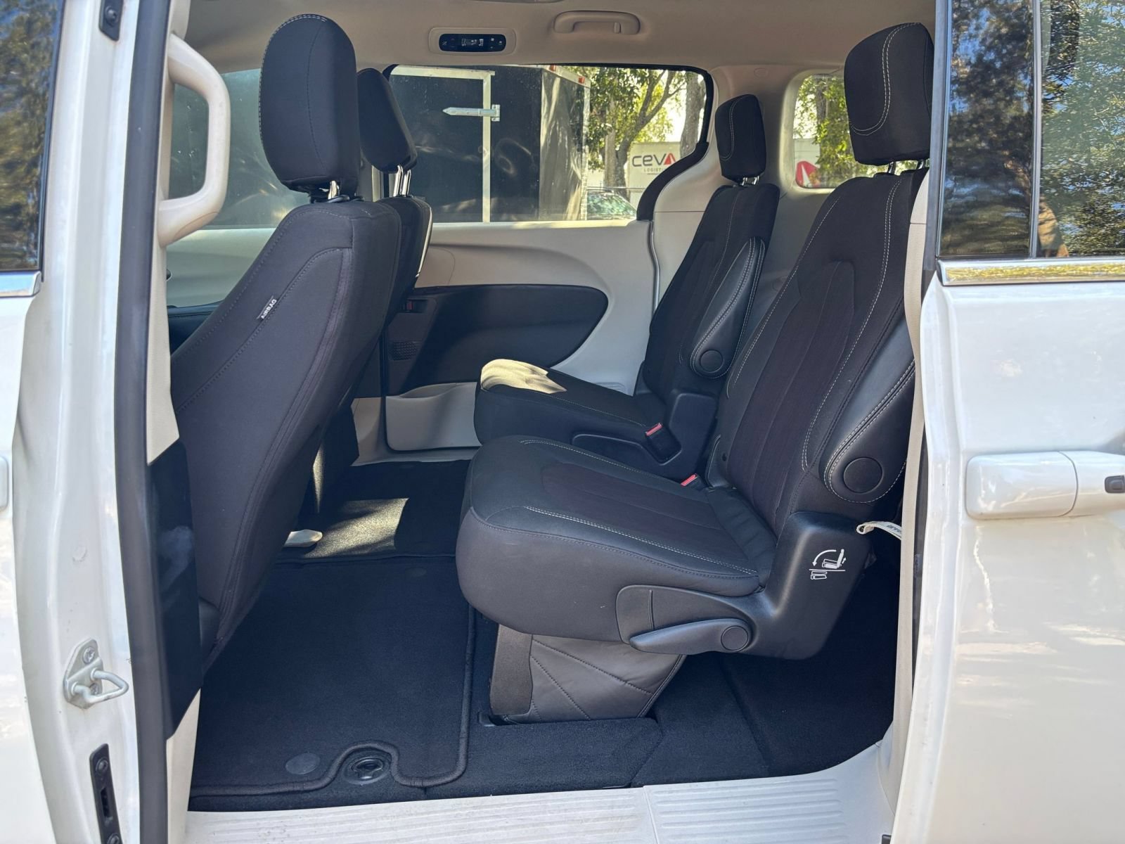 Used 2024 Chrysler Voyager LX FWD image 27