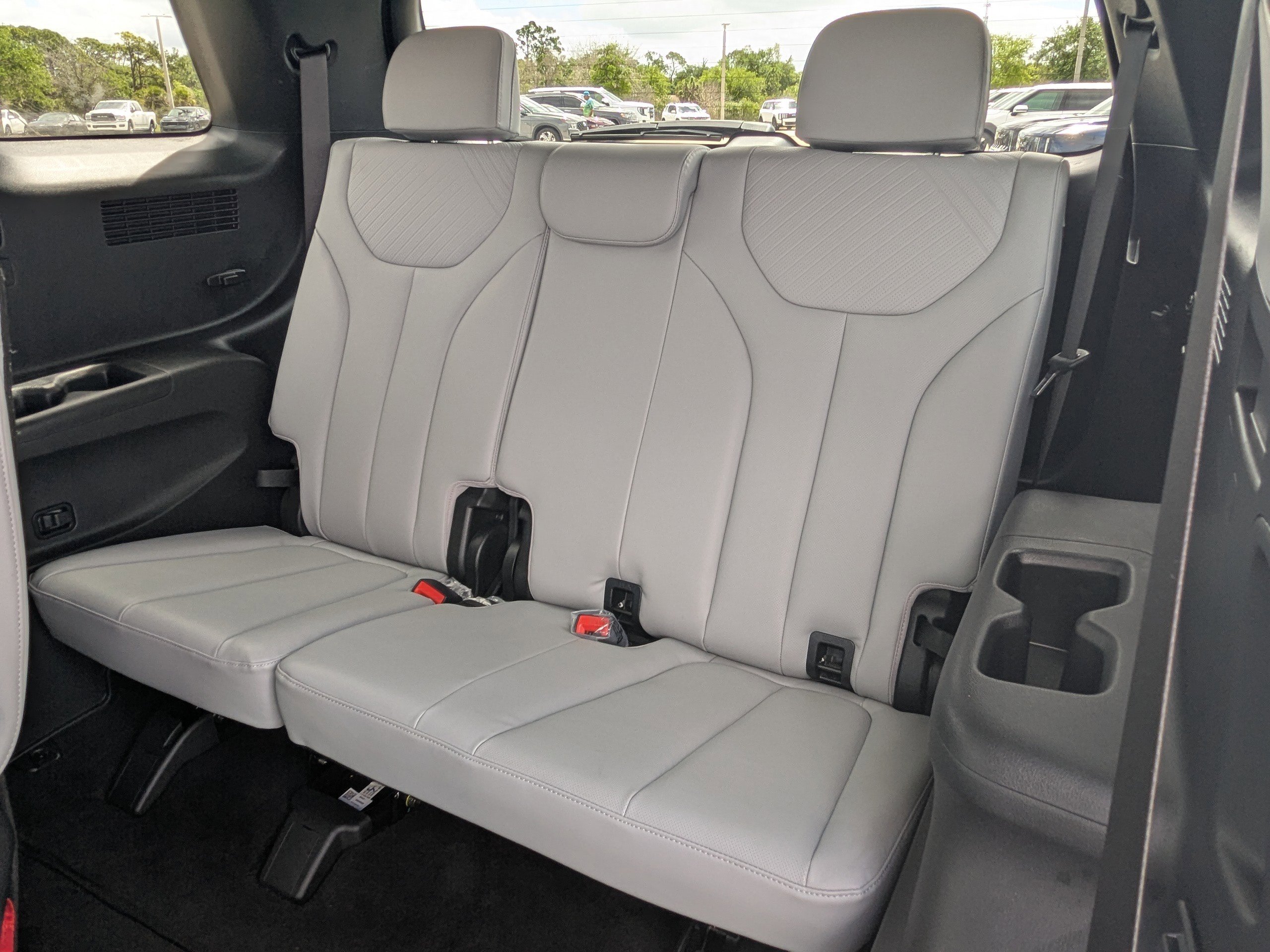 Used 2024 Hyundai Palisade SEL image 15