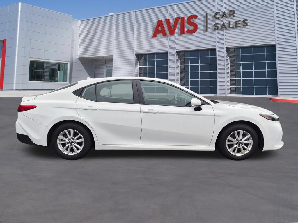 Used 2025 Toyota Camry LE FWD image 5