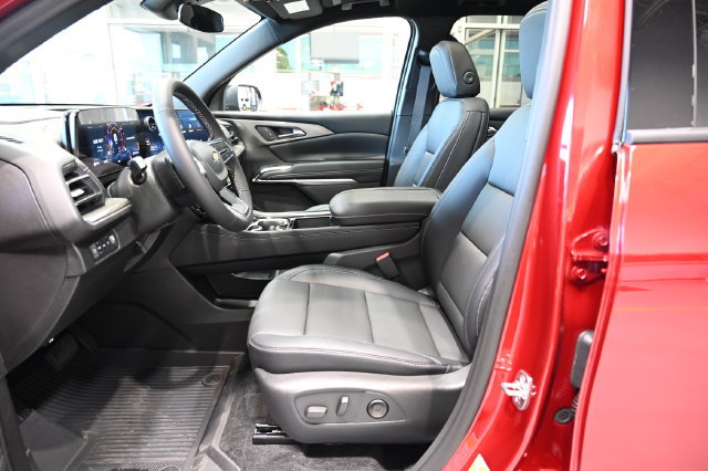 New 2027 Chevrolet Traverse LT w/ LPO, Floor Liner Package AWD/4WD image 9