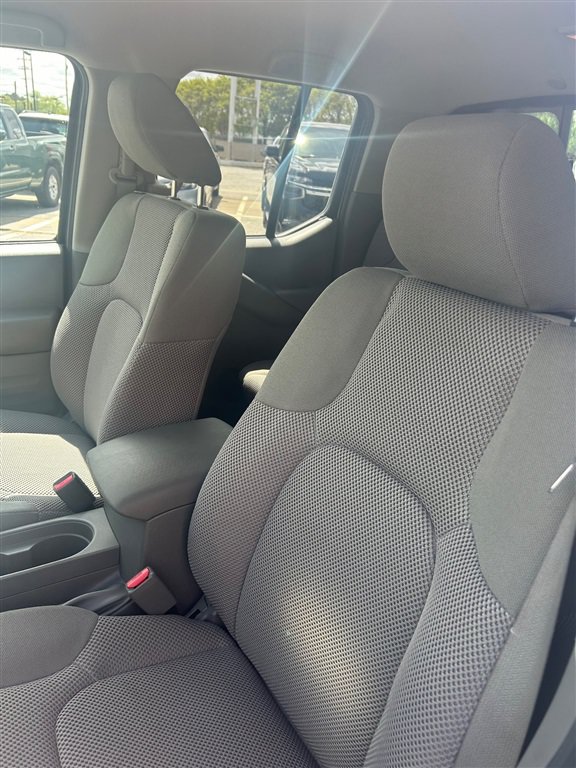 Used 2021 Nissan Frontier SV w/ Midnight Edition Floor Mats RWD image 8