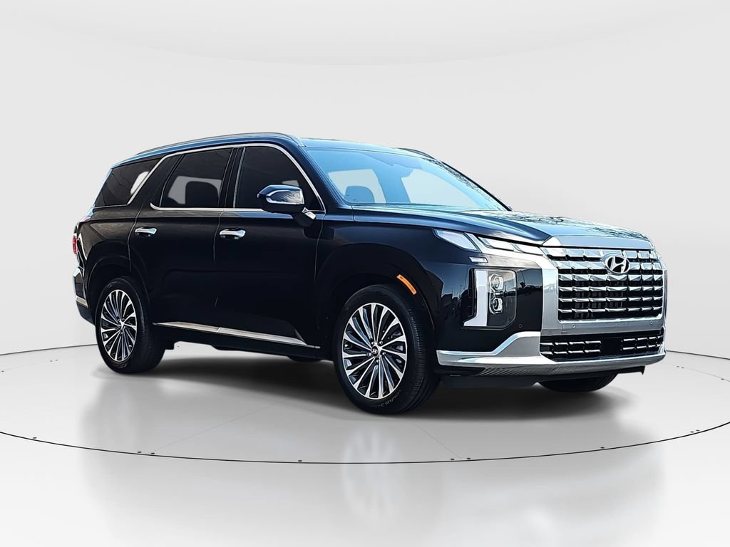 Used 2025 Hyundai Palisade Calligraphy FWD image 3