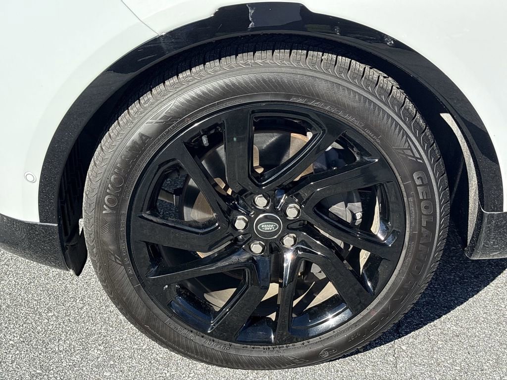 Used 2023 Land Rover Discovery S R-Dynamic image 33