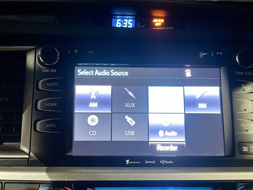 Used 2019 Toyota Highlander XLE image 17