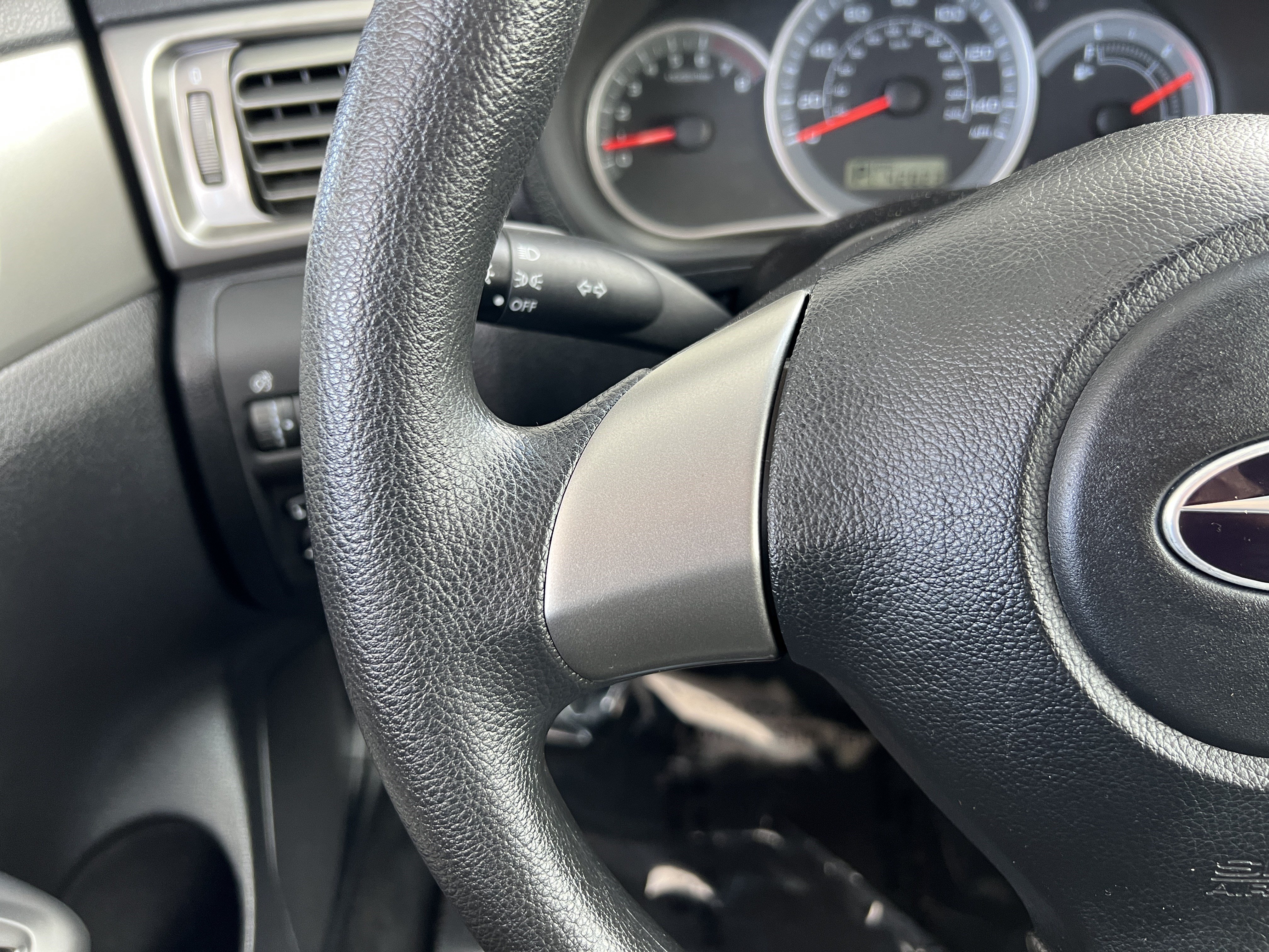 Used 2010 Subaru Impreza 2.5i AWD/4WD image 25