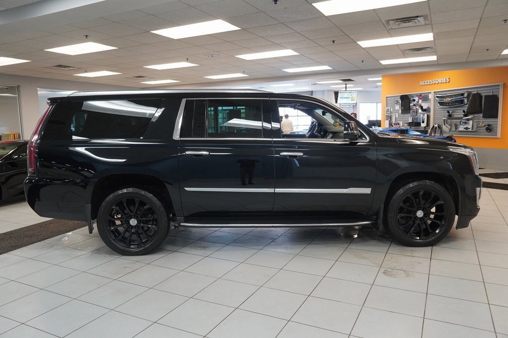 Used 2020 Cadillac Escalade ESV Luxury image 14
