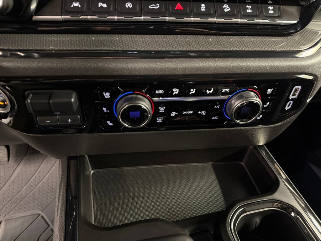 Used 2025 Chevrolet Silverado 1500 ZR2 w/ Technology Package AWD/4WD image 13
