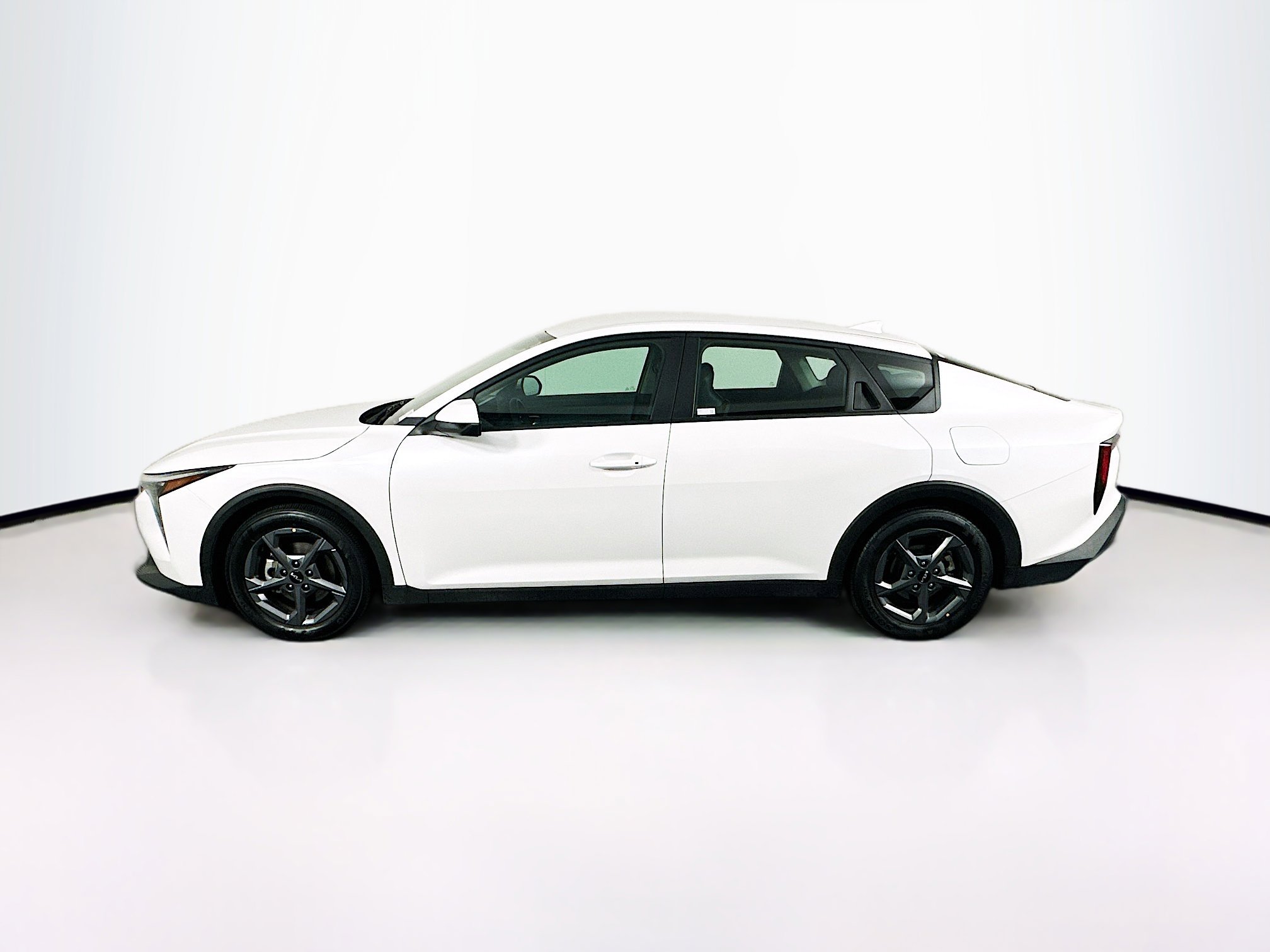 Used 2025 Kia K4 LXS image 4