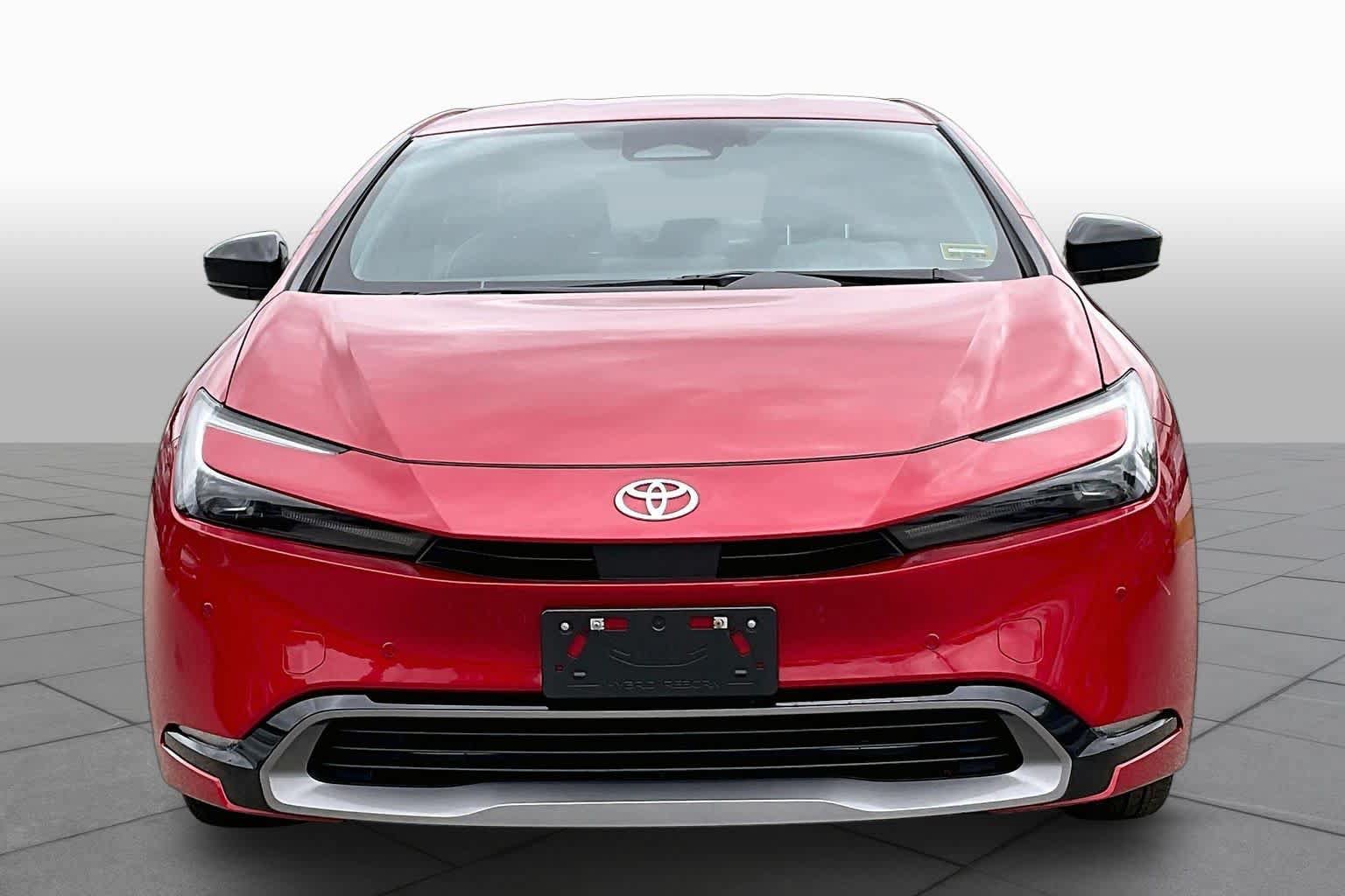 Used 2024 Toyota Prius XLE AWD/4WD image 4