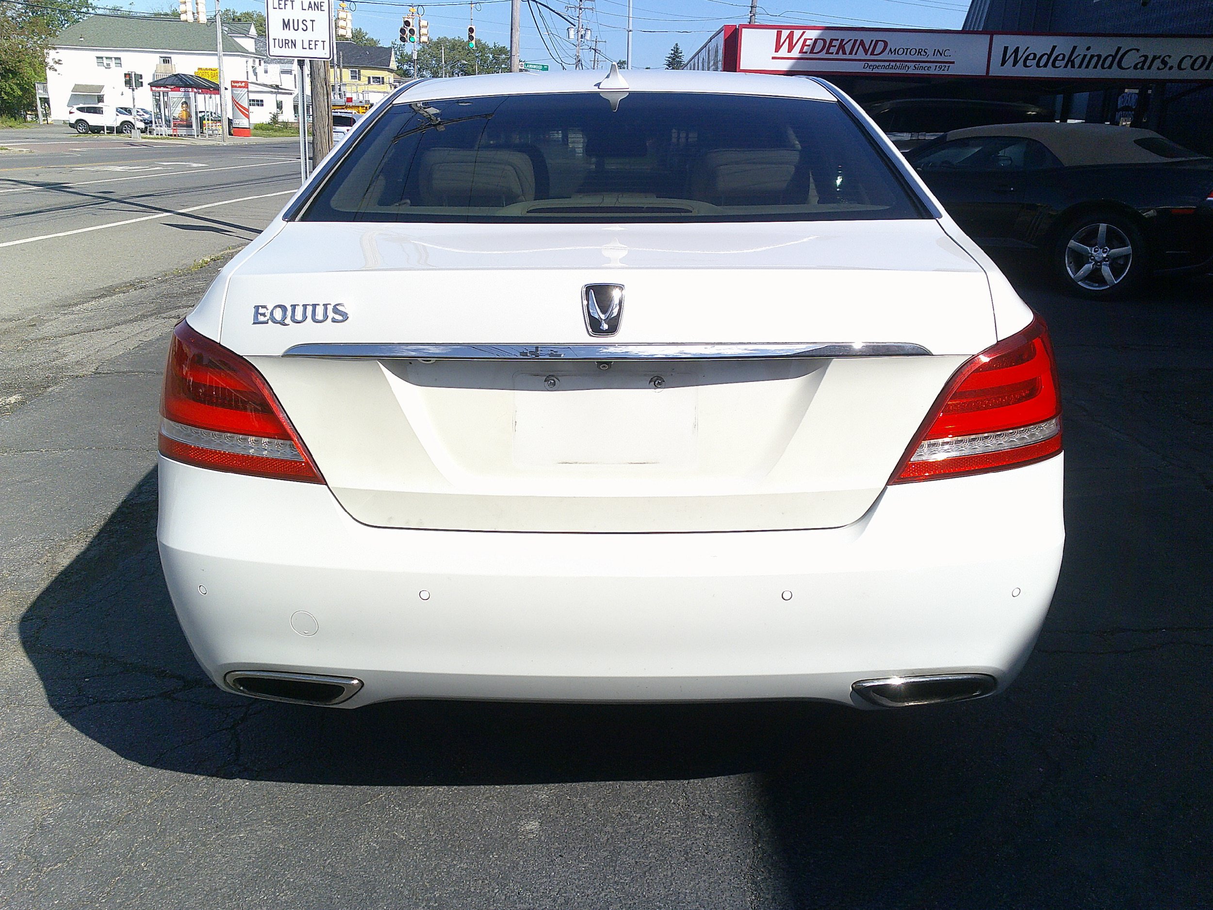Used 2014 Hyundai Equus Signature RWD image 12