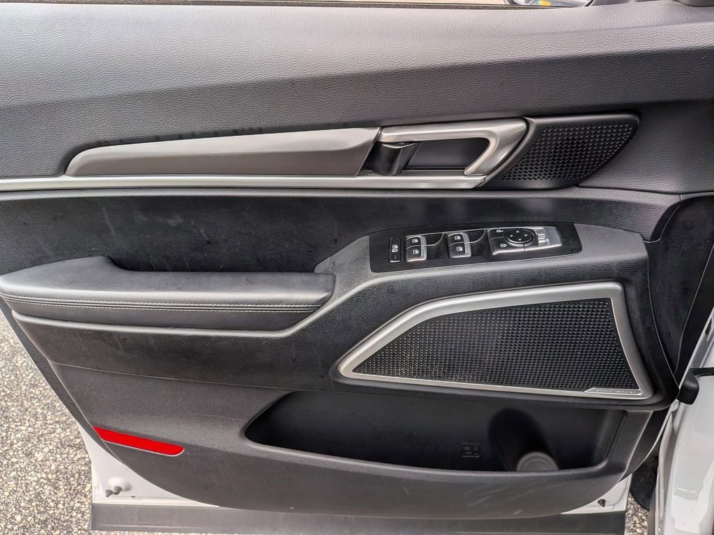 Used 2023 Kia Telluride LX image 13