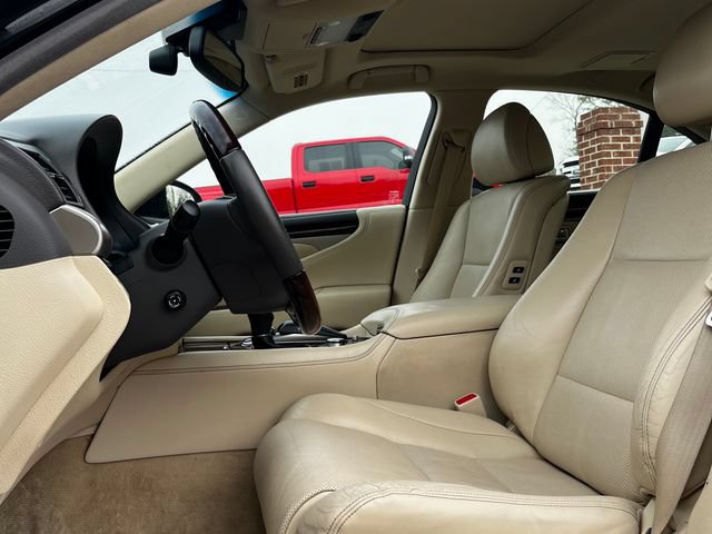 Used 2013 Lexus LS 460 AWD w/ Comfort Pkg image 10