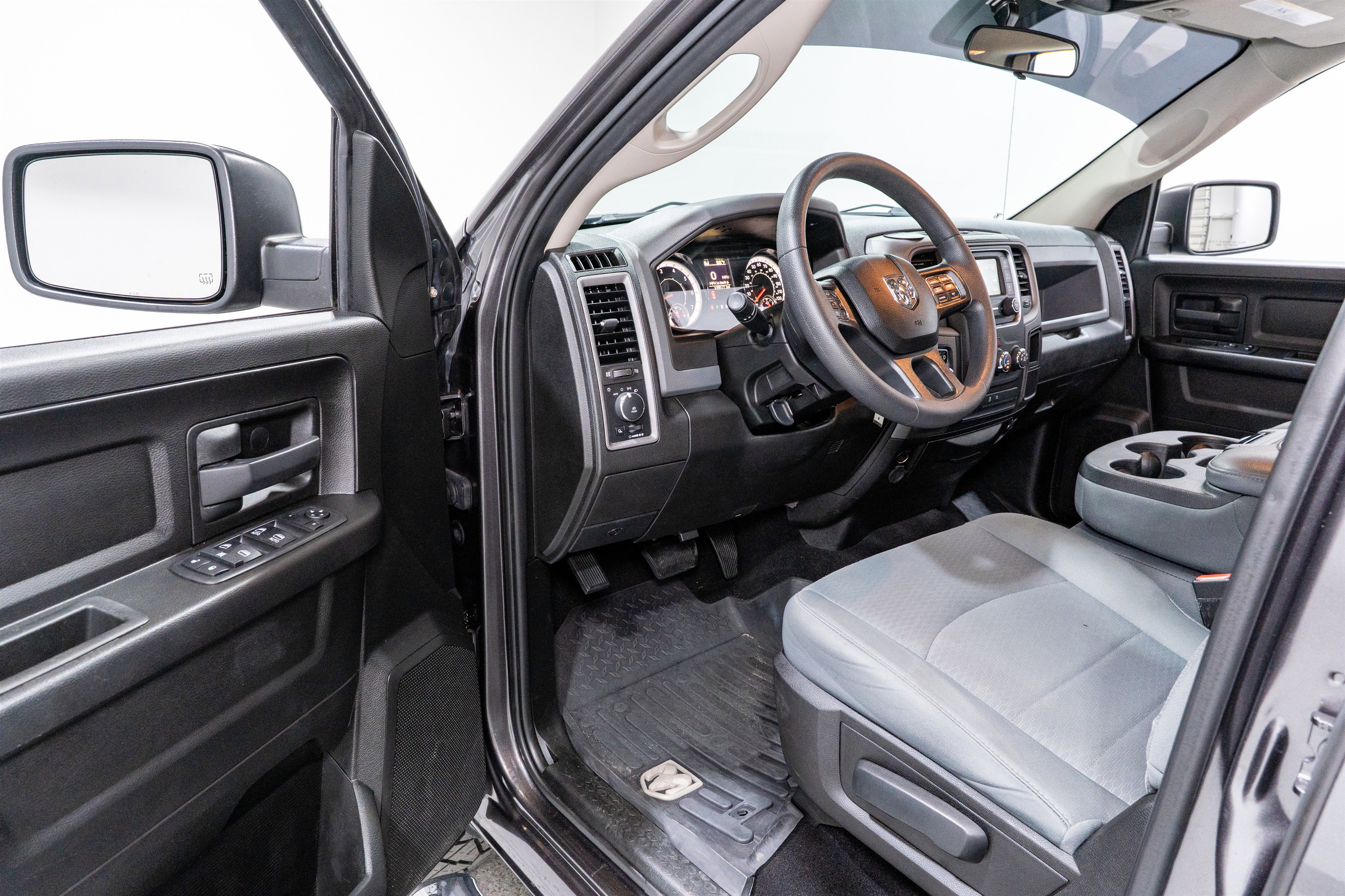 Used 2019 RAM 1500 Express w/ Express Value Package AWD/4WD image 13