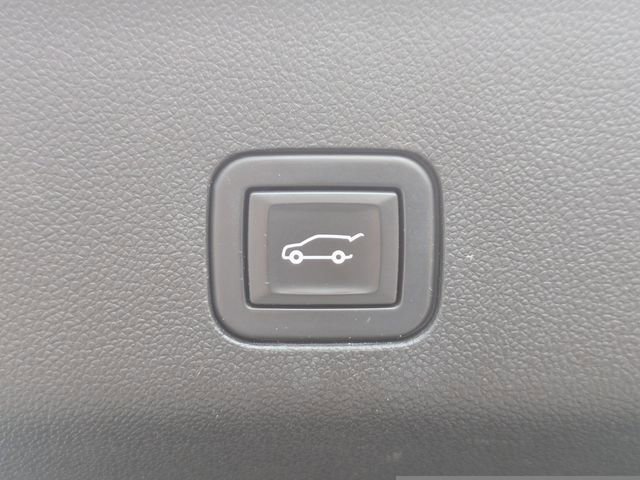 Used 2021 Cadillac Escalade Luxury image 10