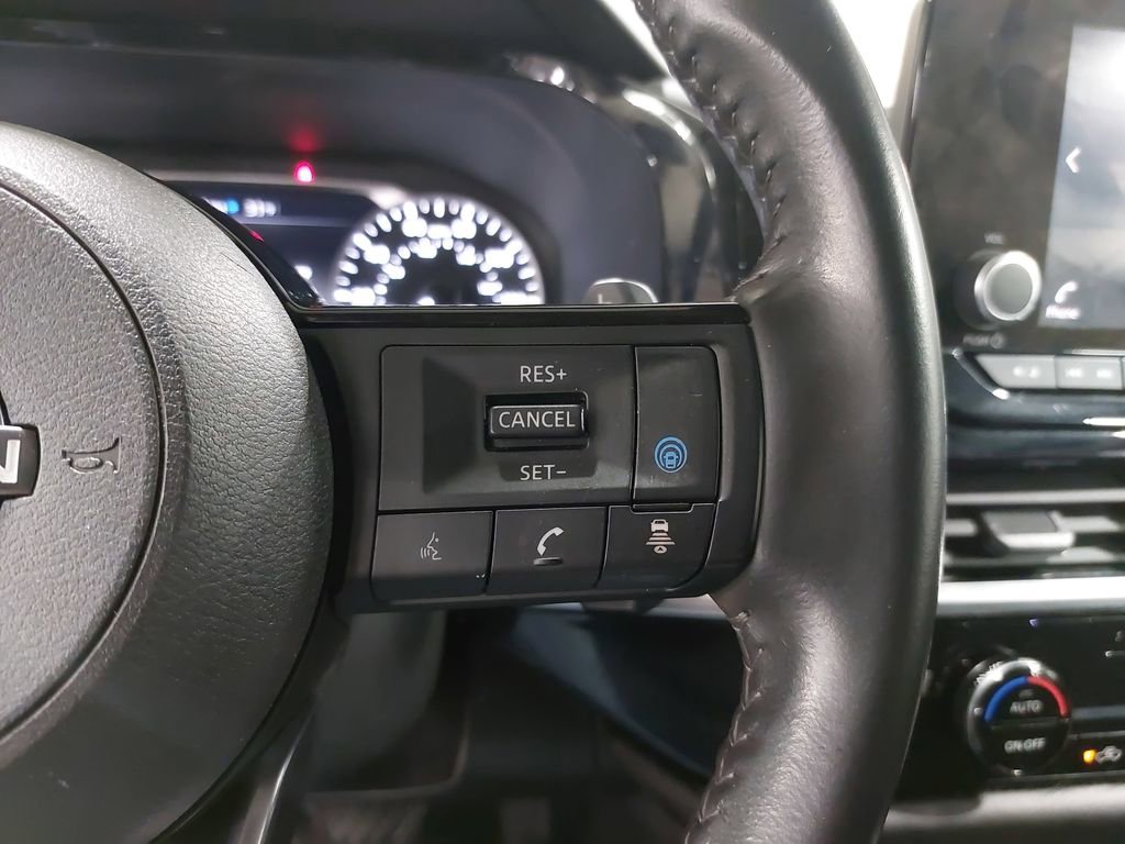 Used 2023 Nissan Pathfinder SV image 19