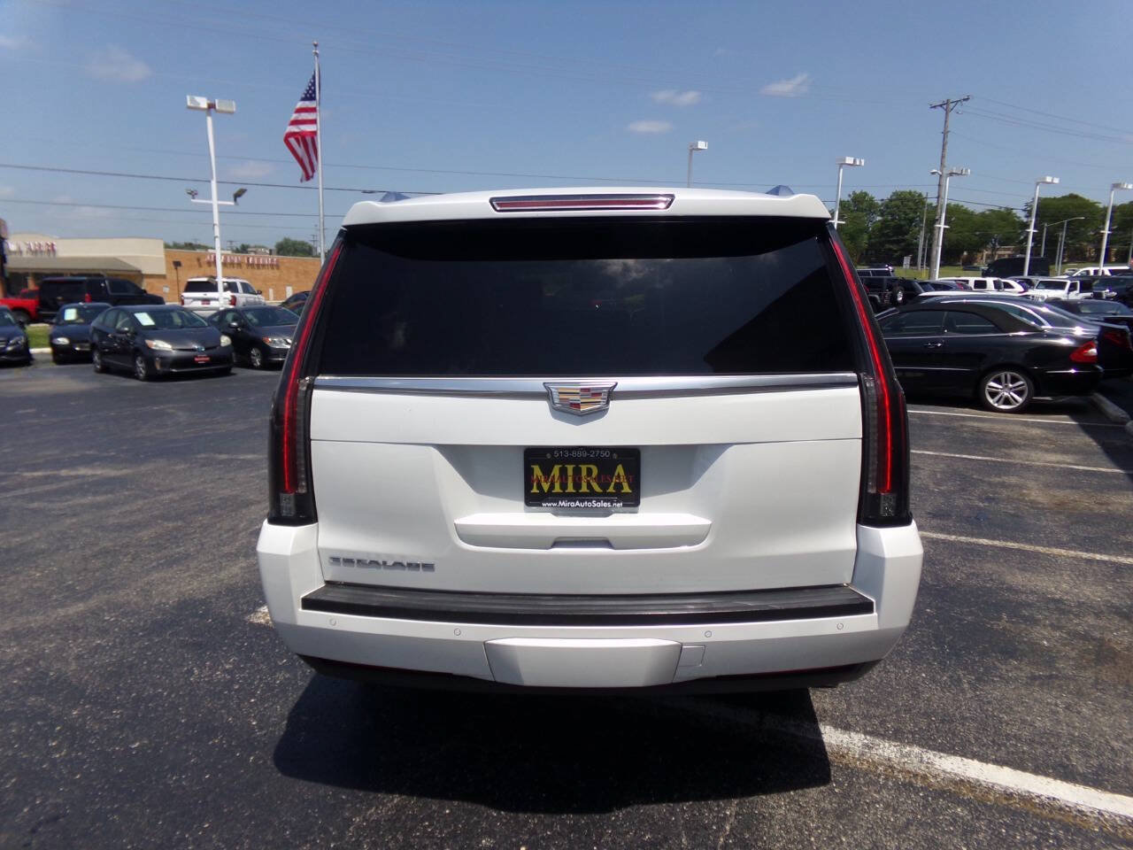 Used 2016 Cadillac Escalade ESV Platinum AWD/4WD image 3