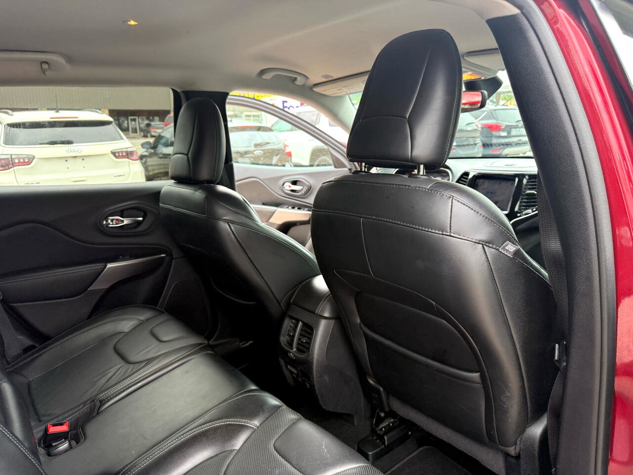 Used 2019 Jeep Cherokee Limited image 46