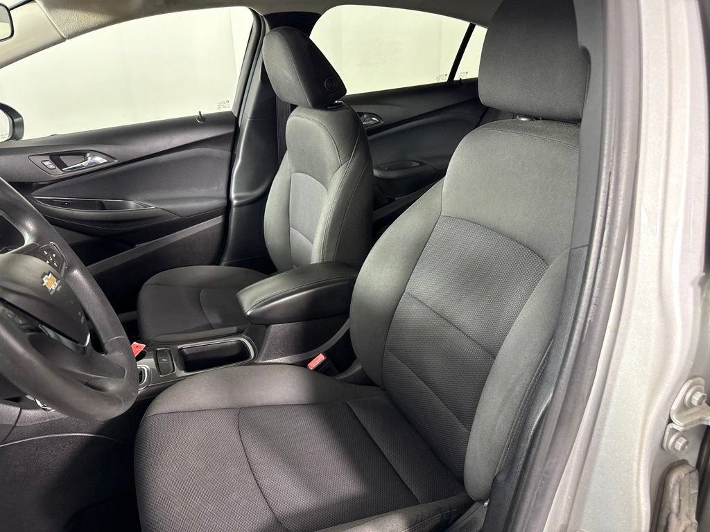 Used 2017 Chevrolet Cruze LT w/ LT Convenience Package FWD image 14