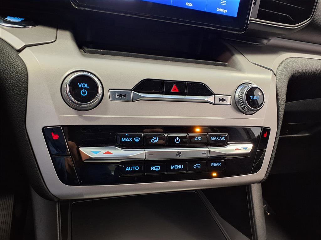 Used 2022 Ford Explorer XLT image 26