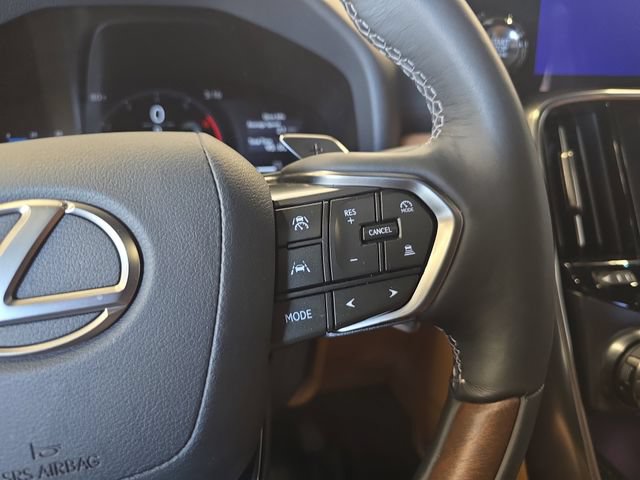 Used 2026 Lexus LX 600 4WD w/ Accessory Package (2T) image 22