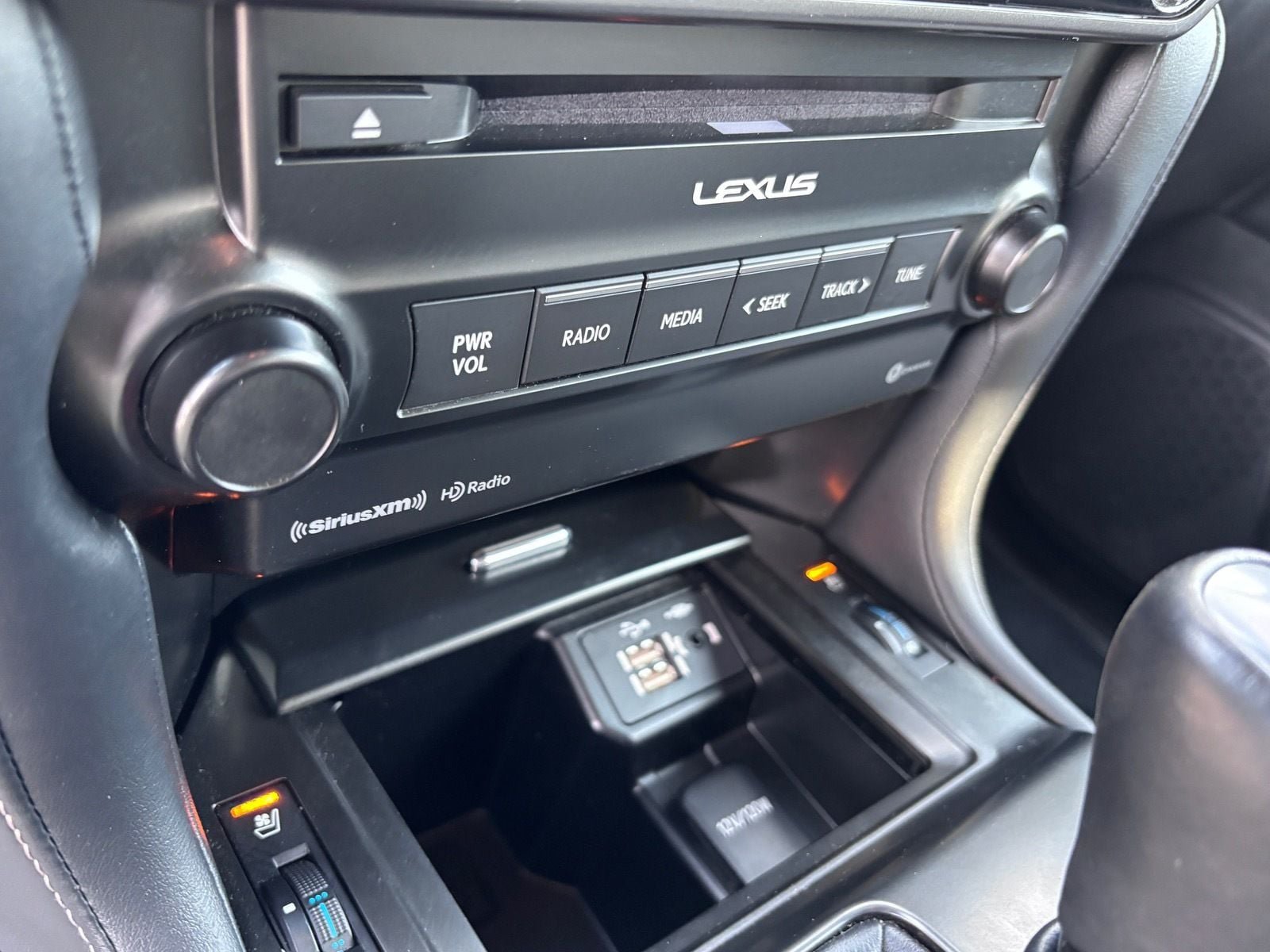 Used 2023 Lexus GX 460 w/ Black Line Special Edition AWD/4WD image 28