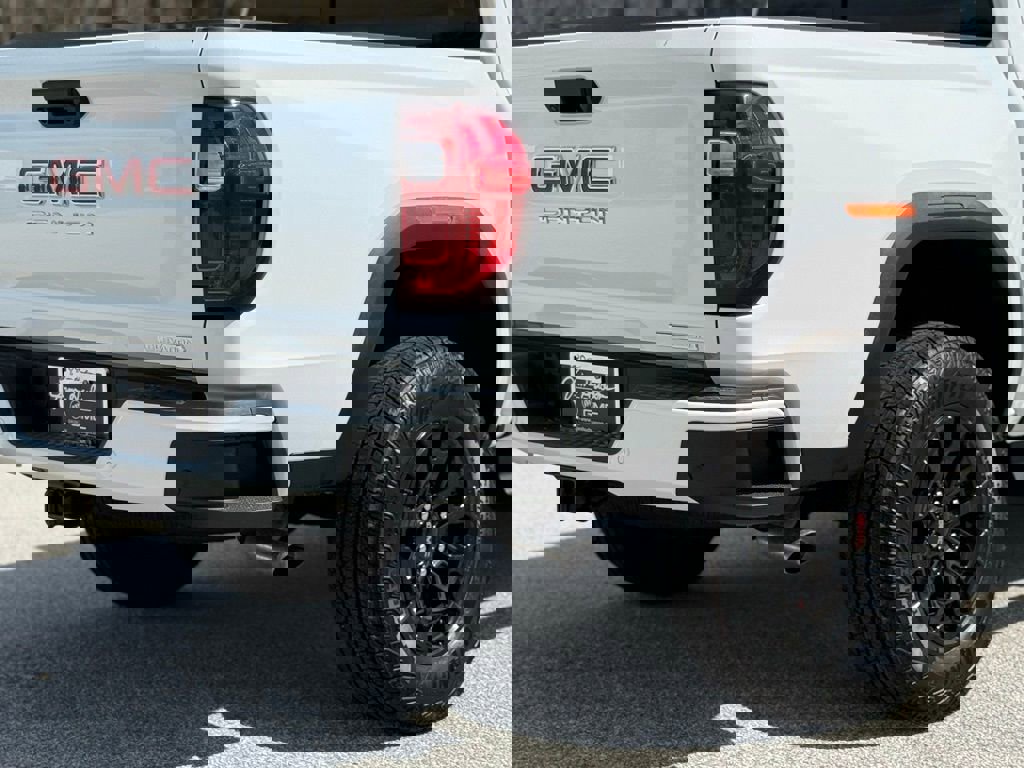 New 2026 GMC Canyon Elevation w/ Convenience Package image 16