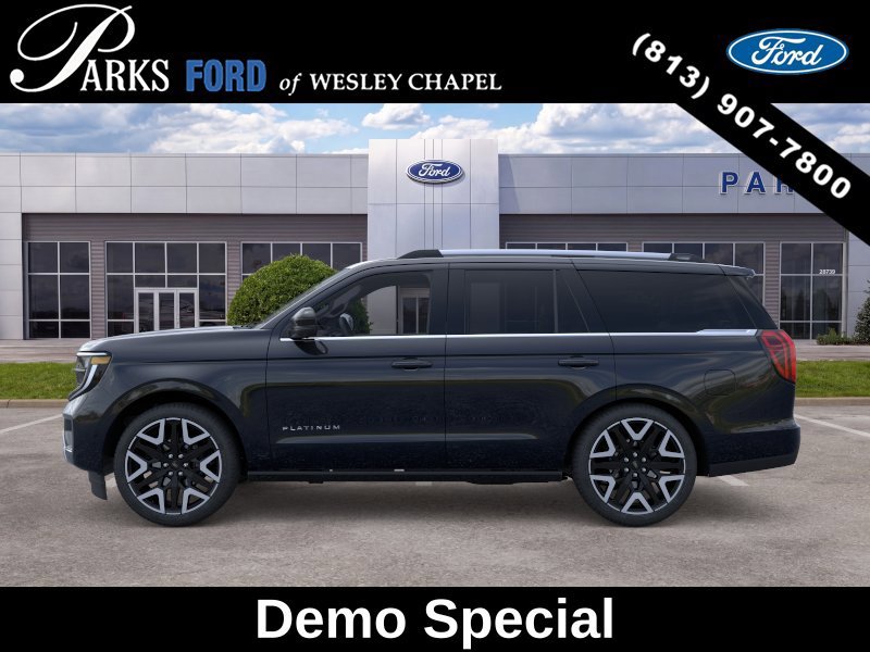 New 2026 Ford Expedition Platinum w/ Platinum Ultimate Package AWD/4WD image 3