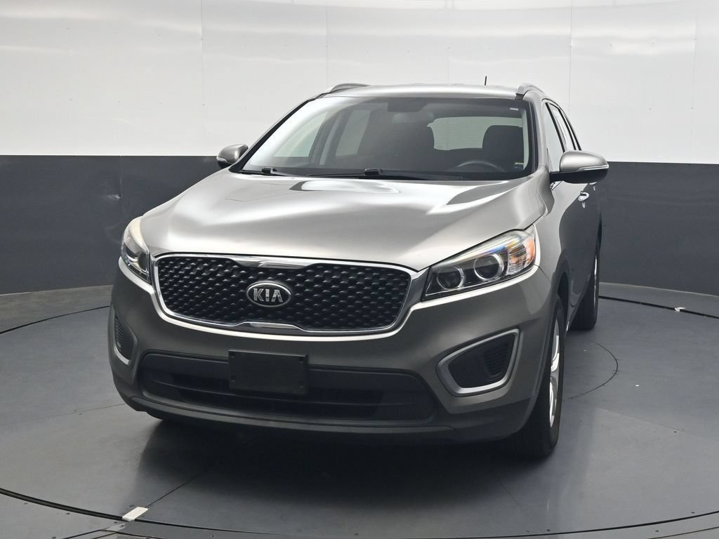 Used 2017 Kia Sorento AWD image 5