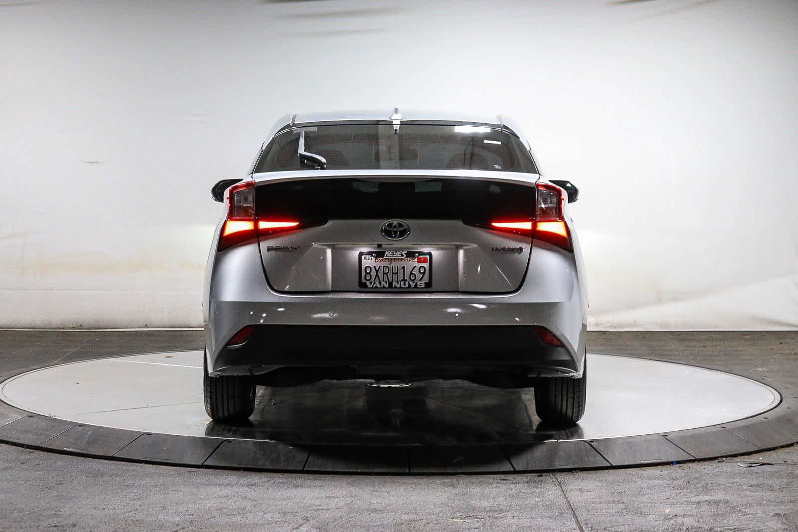 Certified 2022 Toyota Prius LE FWD image 4