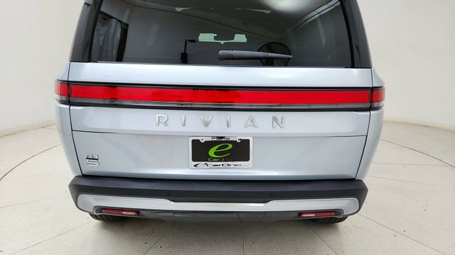 Used 2025 Rivian R1S Adventure image 12