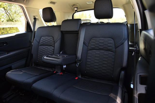 New 2025 Nissan Pathfinder SV w/ Black Appearance Package image 22