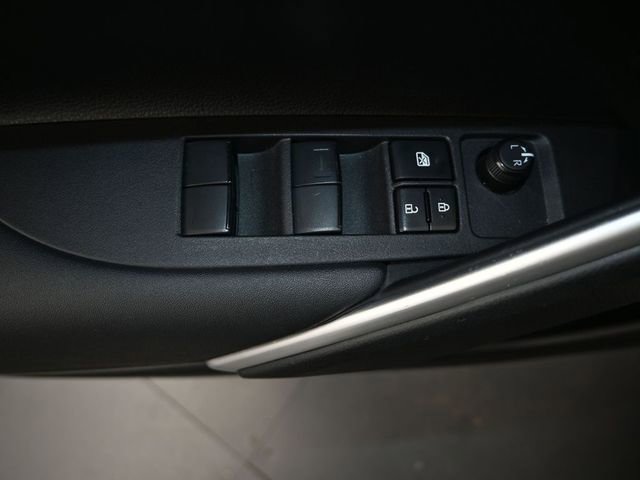Used 2023 Toyota Corolla Cross LE w/ Moonroof Package image 14