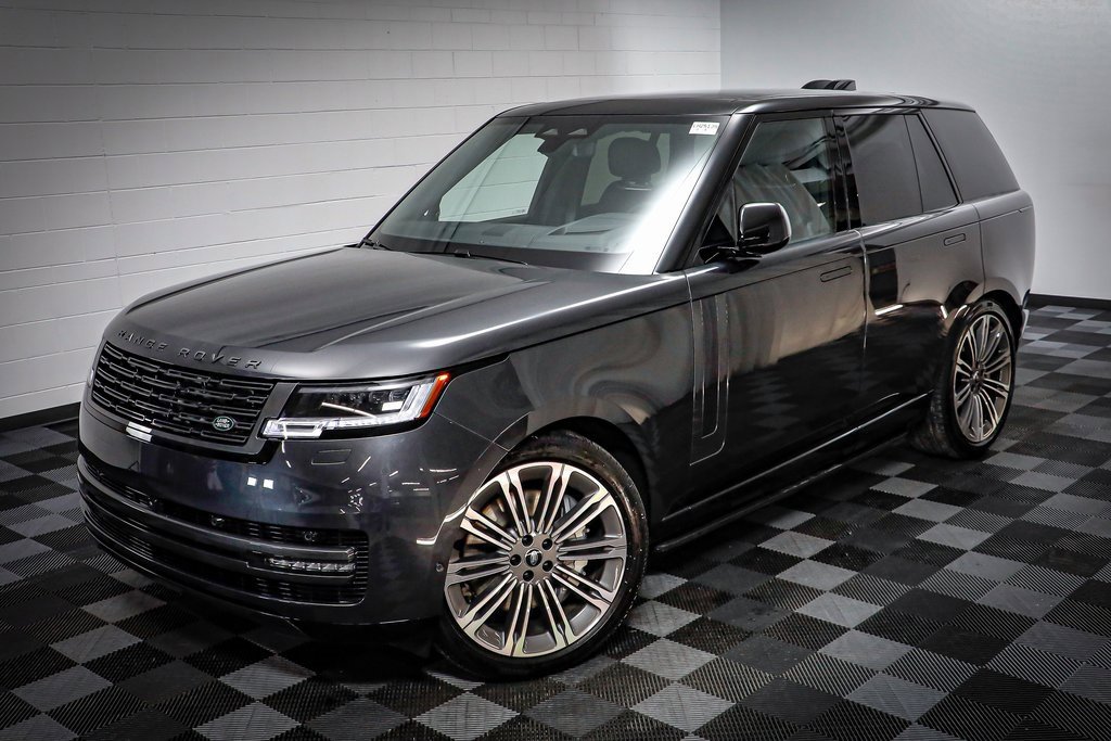 New 2025 Land Rover Range Rover SE image 3