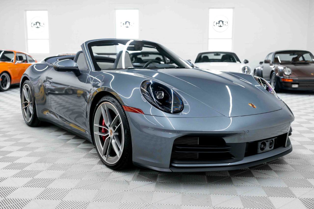 Used 2025 Porsche 911 Carrera S RWD image 5