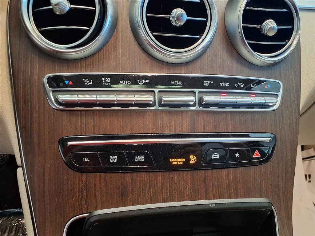 Used 2021 Mercedes-Benz GLC 300 4MATIC image 17