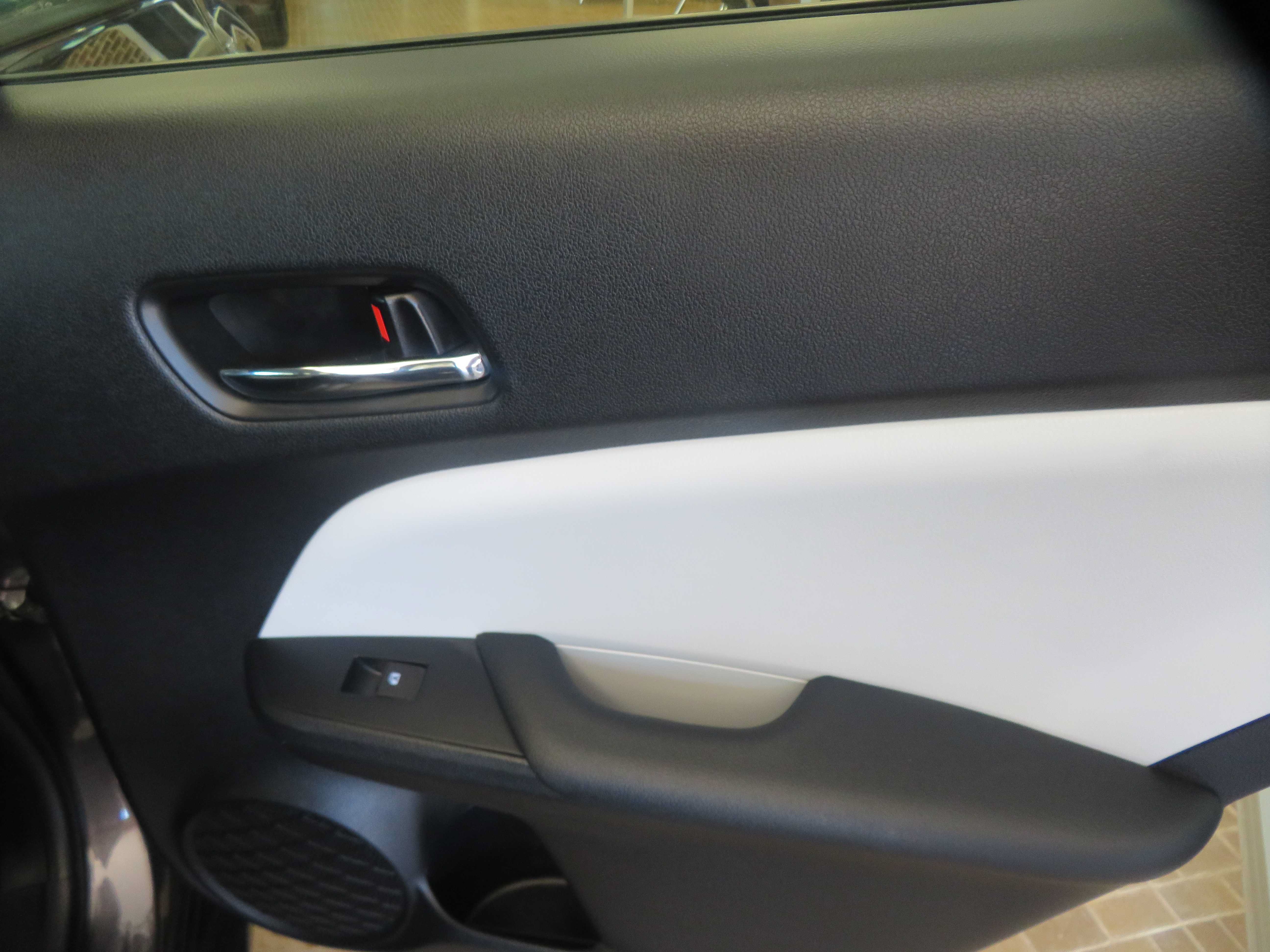 Used 2018 Toyota Prius Prime Premium FWD image 20