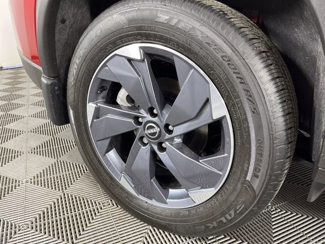 Used 2026 Nissan Rogue SV image 16