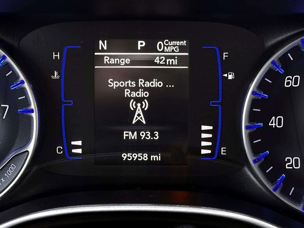 Used 2020 Chrysler Voyager Lxi image 27