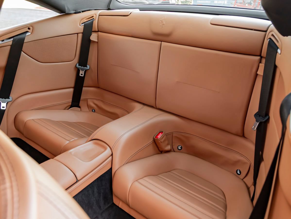 Used 2010 Ferrari California RWD image 31