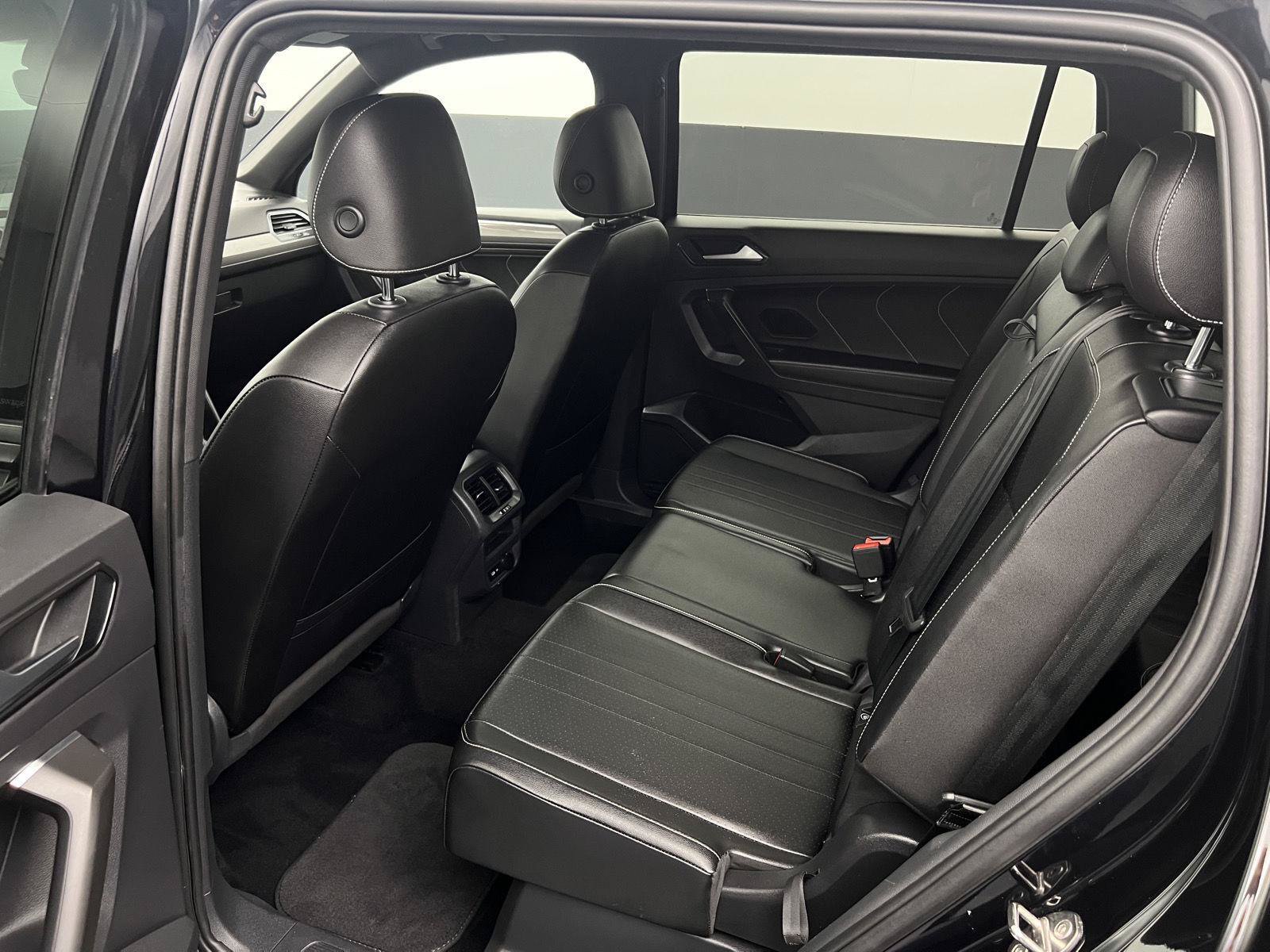 Used 2022 Volkswagen Tiguan SE R-Line FWD image 15