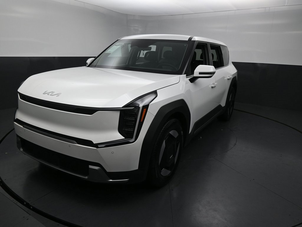 Used 2024 Kia EV9 Light image 11