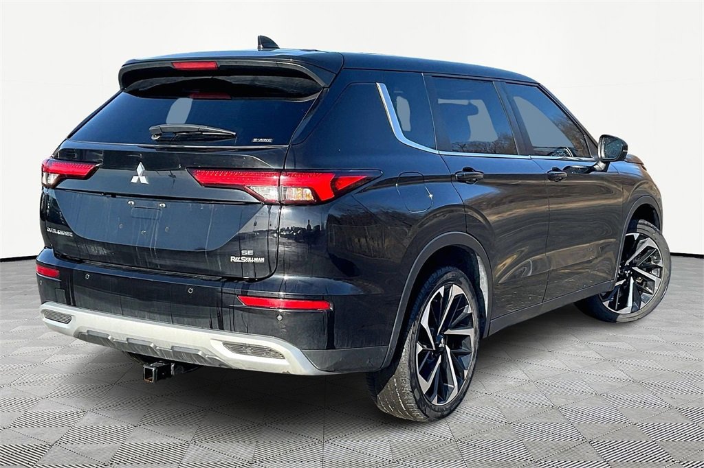 Used 2022 Mitsubishi Outlander SE image 7