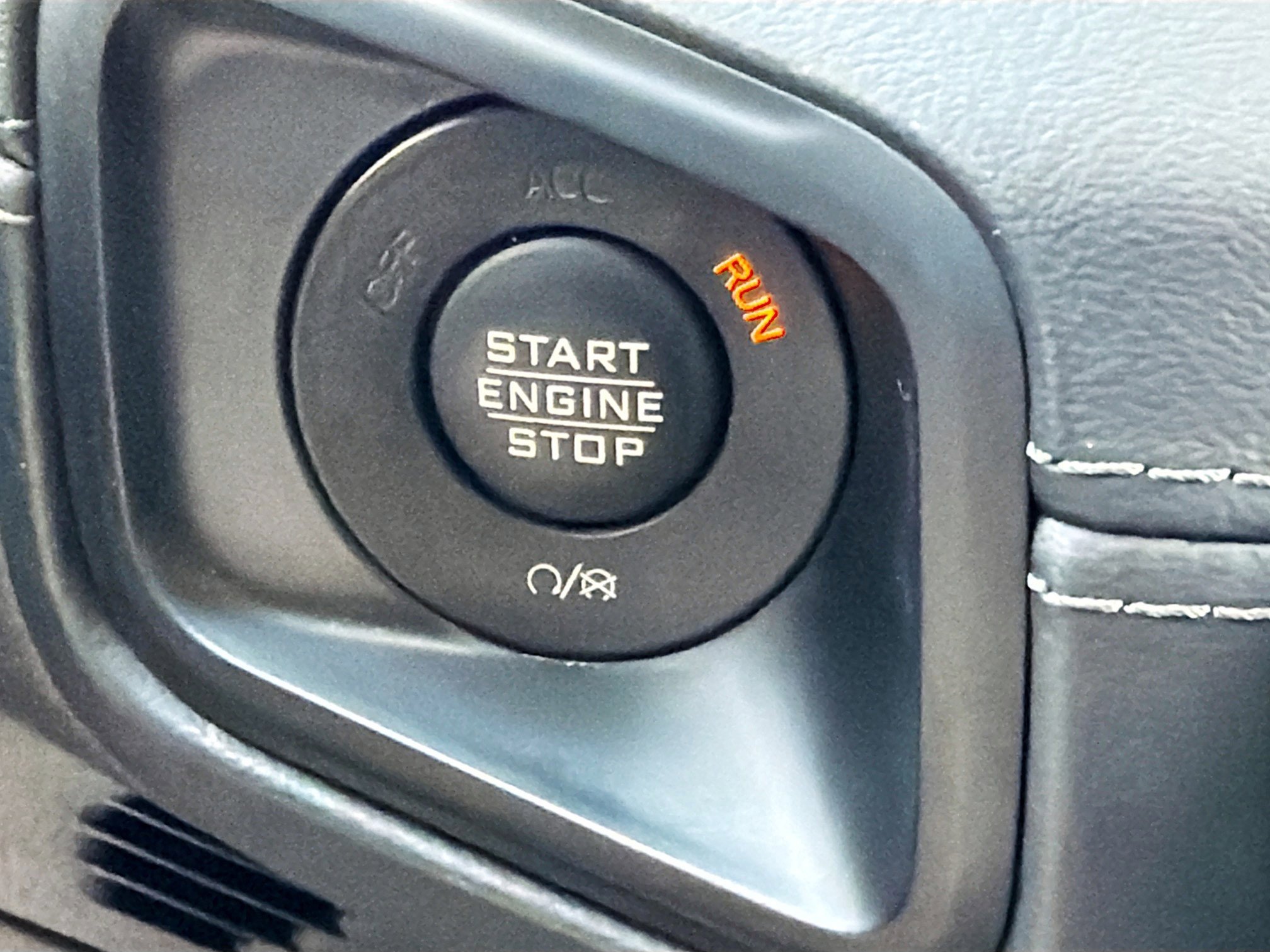 Used 2024 Jeep Wrangler Sahara image 33