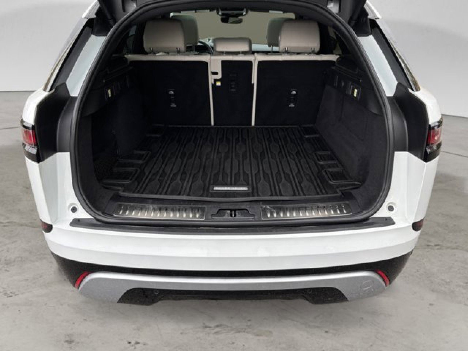 Certified 2022 Land Rover Range Rover Velar S image 19