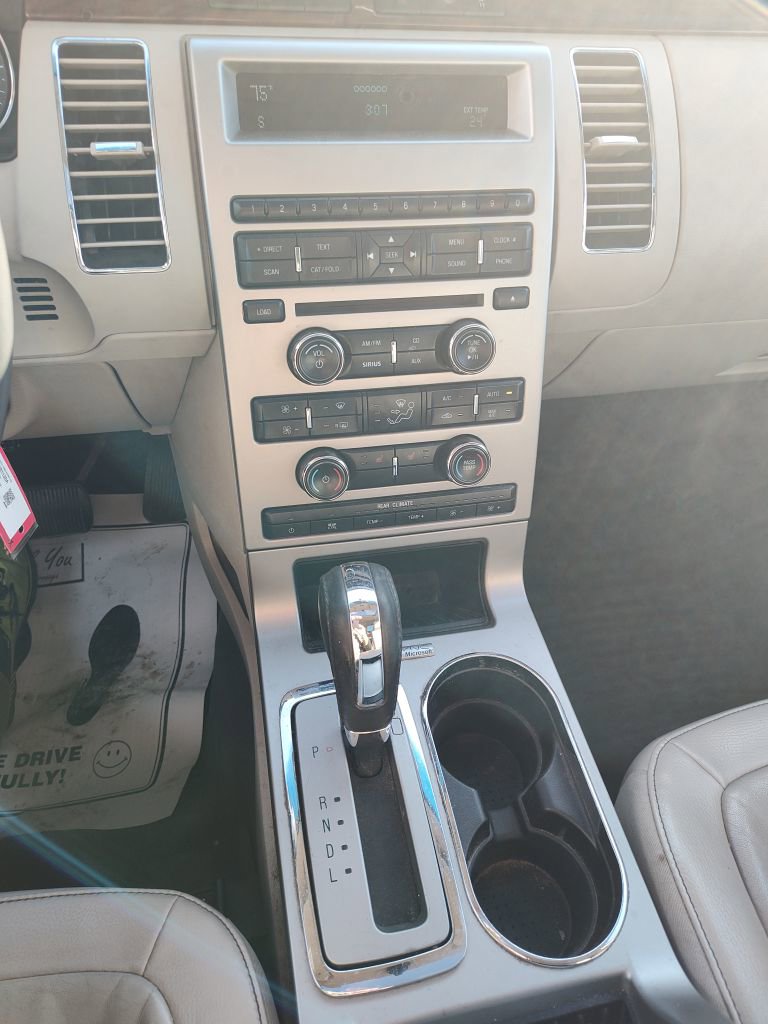 Used 2010 Ford Flex SEL image 9