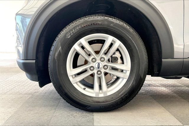 Used 2023 Ford Explorer XLT AWD/4WD image 8