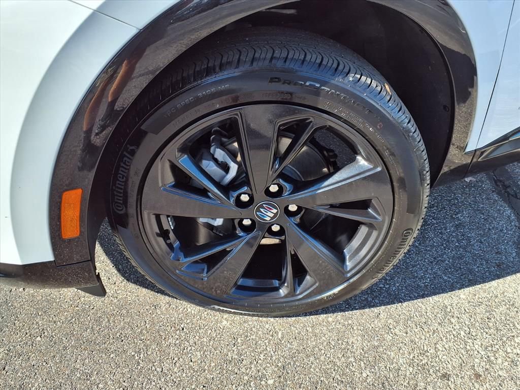 Certified 2025 Buick Envision Sport Touring image 35